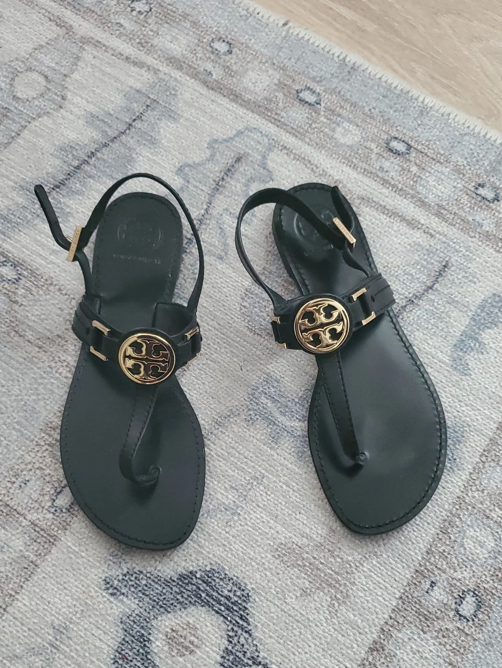 Tory Burch Black Leather Gold Logo Detail Thong Slingback Sandals Shoes Sz8.5